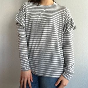Long sleeve with ruffles